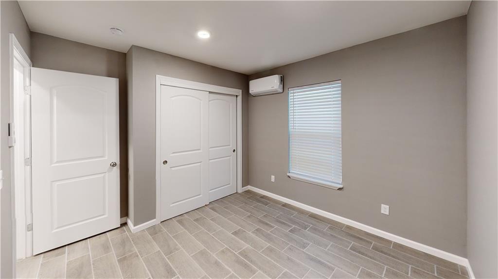 809 N Adams Street Property Photo 5