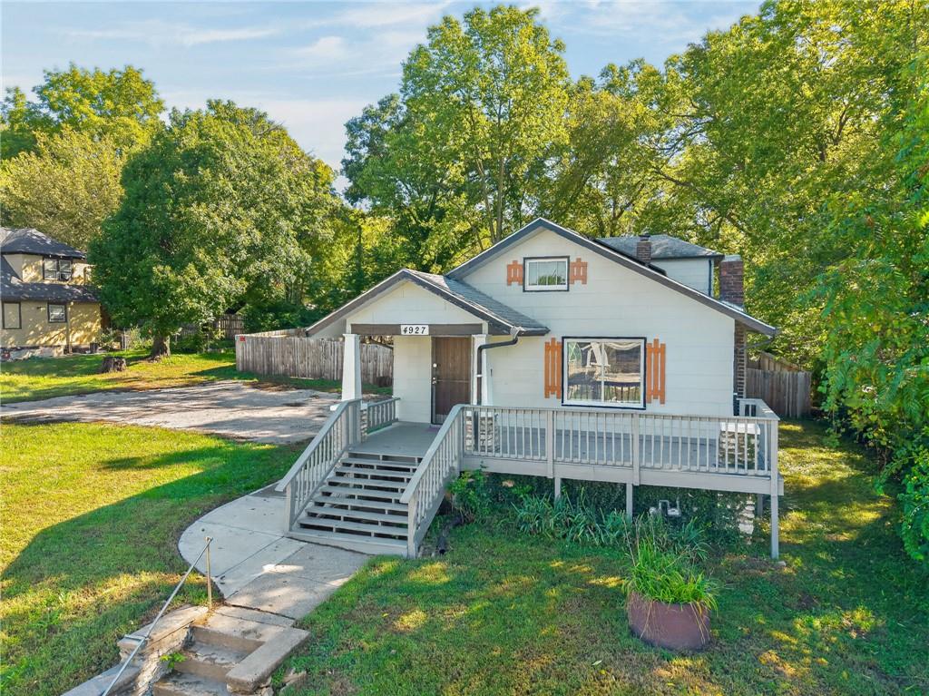 4927 Woodland Avenue Property Photo 1