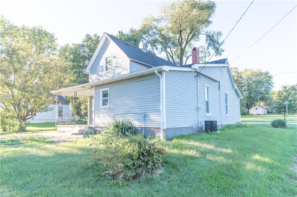 202 W Chestnut Street Property Photo 4
