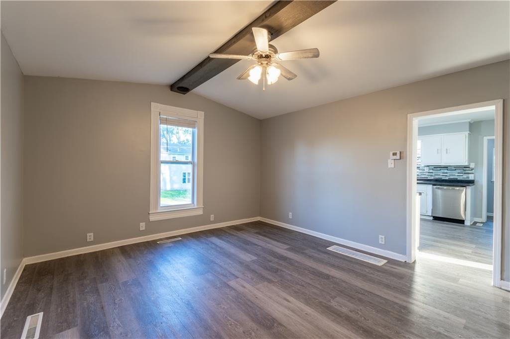 202 W Chestnut Street Property Photo 7