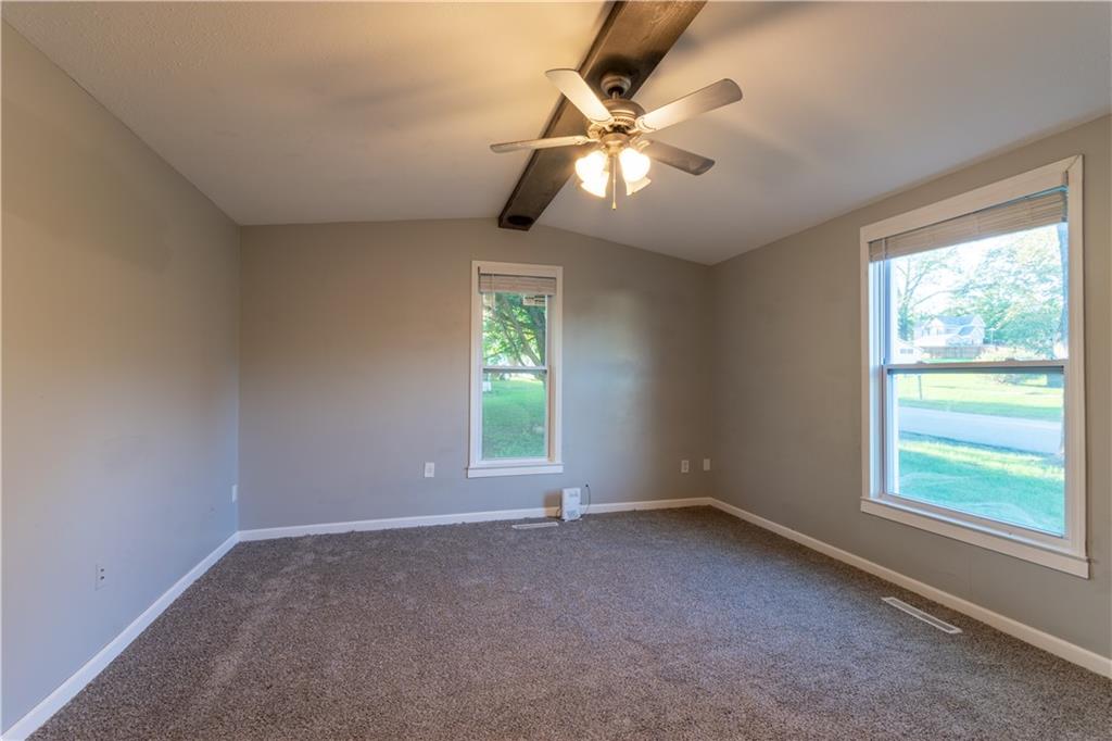 202 W Chestnut Street Property Photo 9