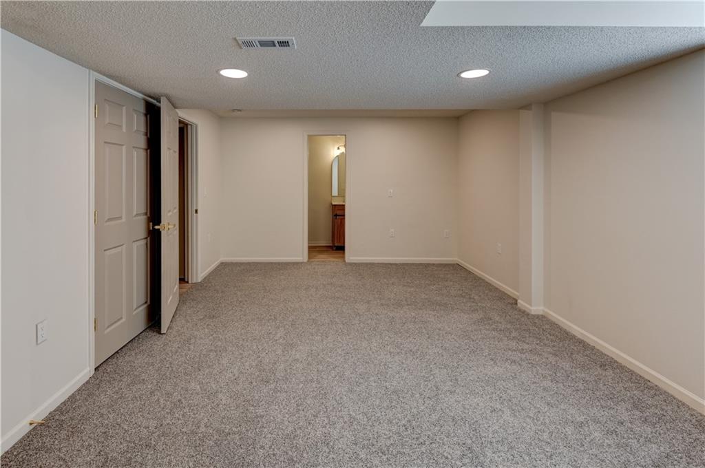 626 S Walnut Street Property Photo 27