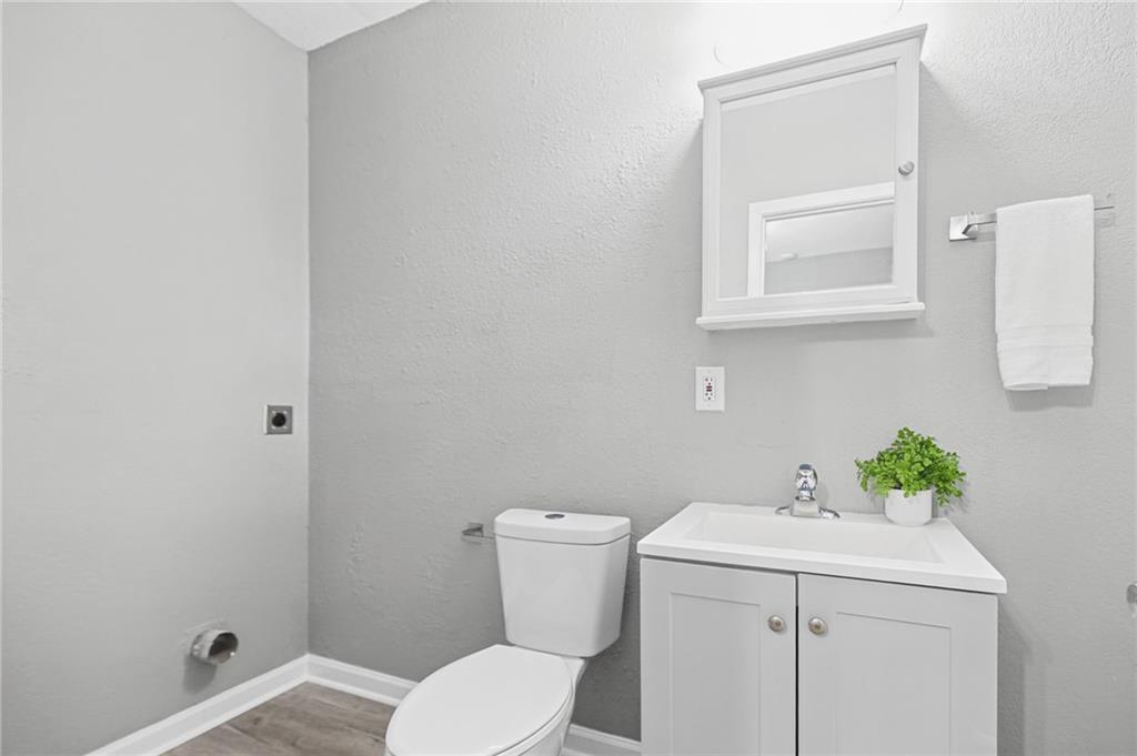 1411 E 35th Street Property Photo 13