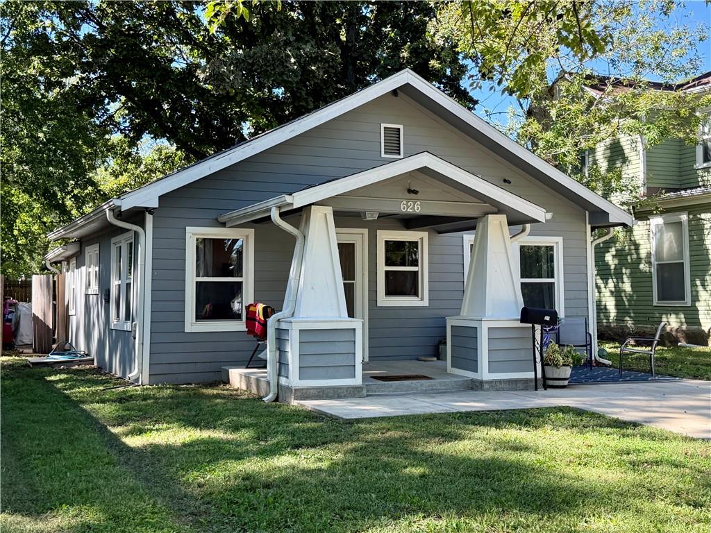 626 S Locust Street Property Photo 1