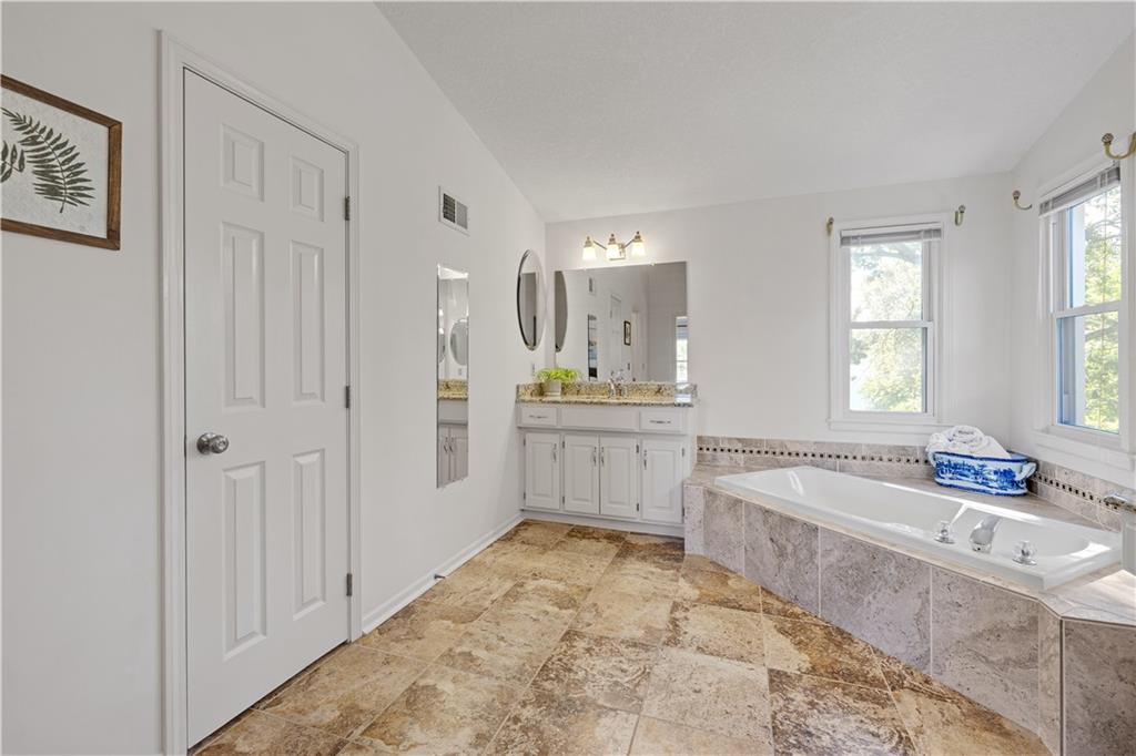 12432 Perry Street Property Photo 22