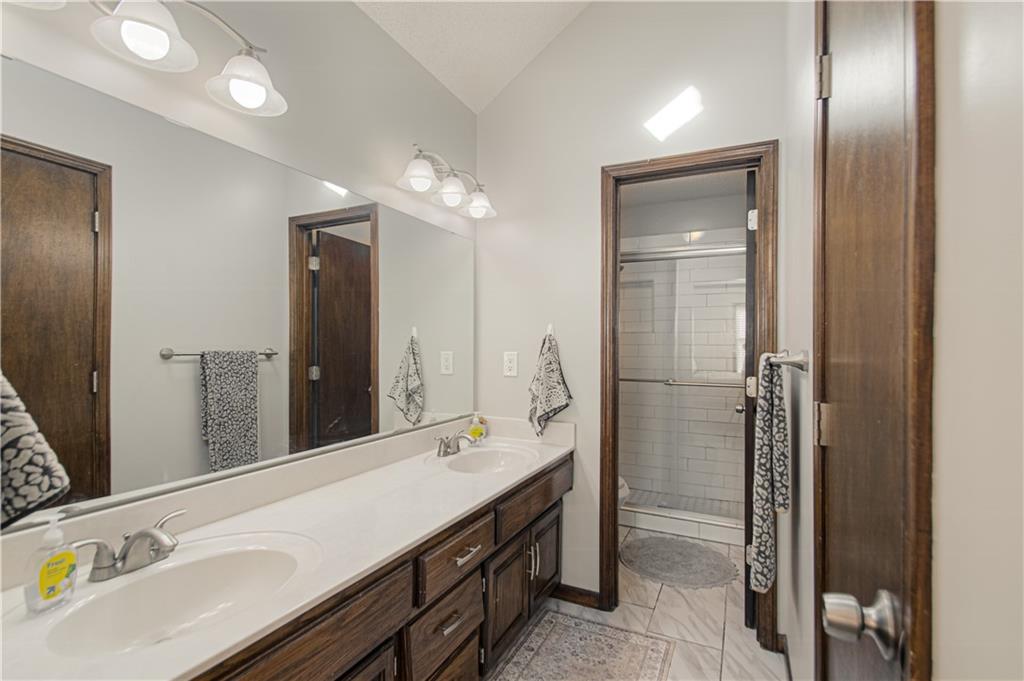 1331 Amesbury Avenue Property Photo 18