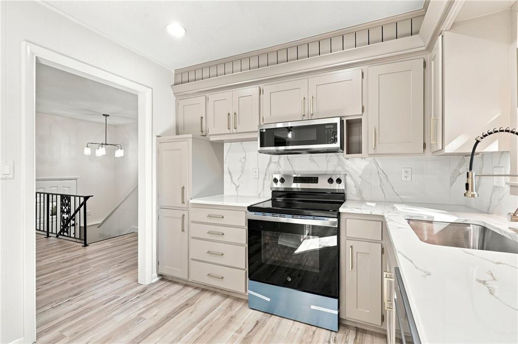 8915 E 57th Street Property Photo 14