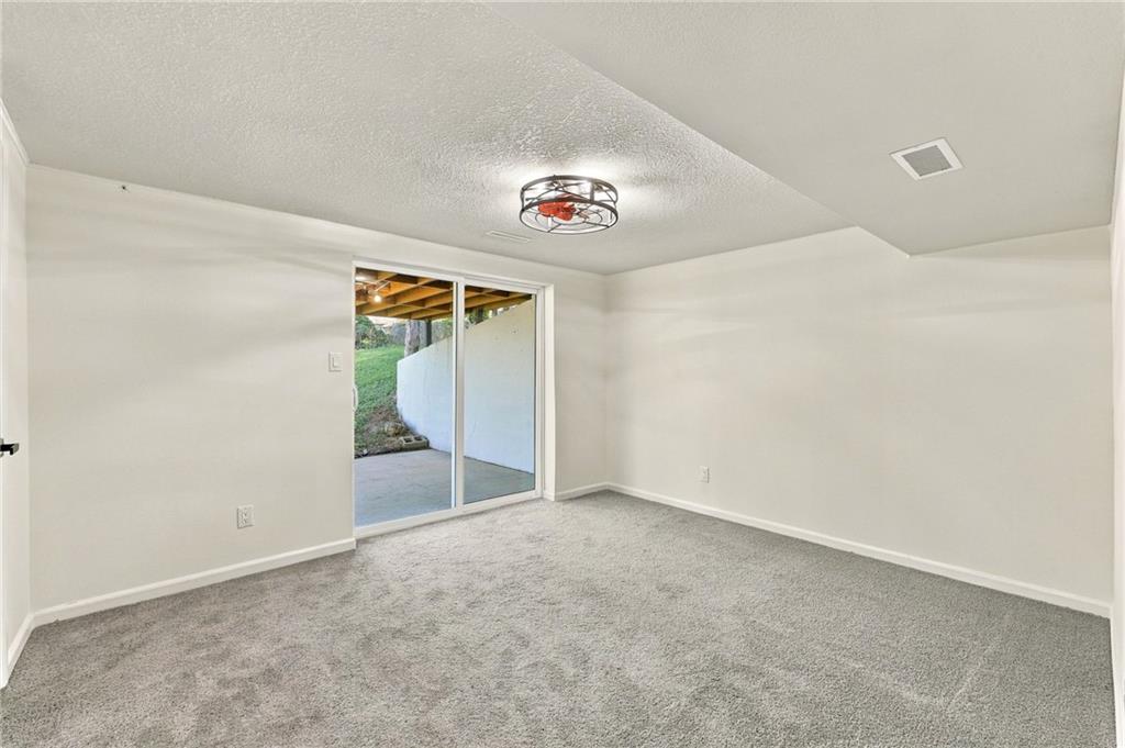 8915 E 57th Street Property Photo 30