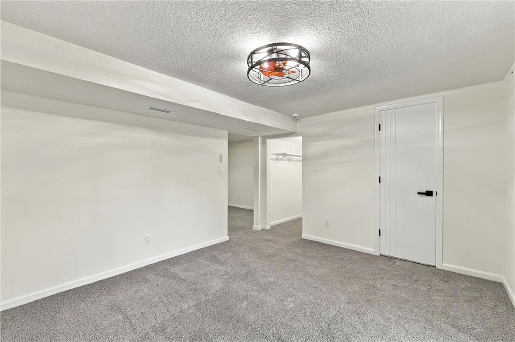 8915 E 57th Street Property Photo 31