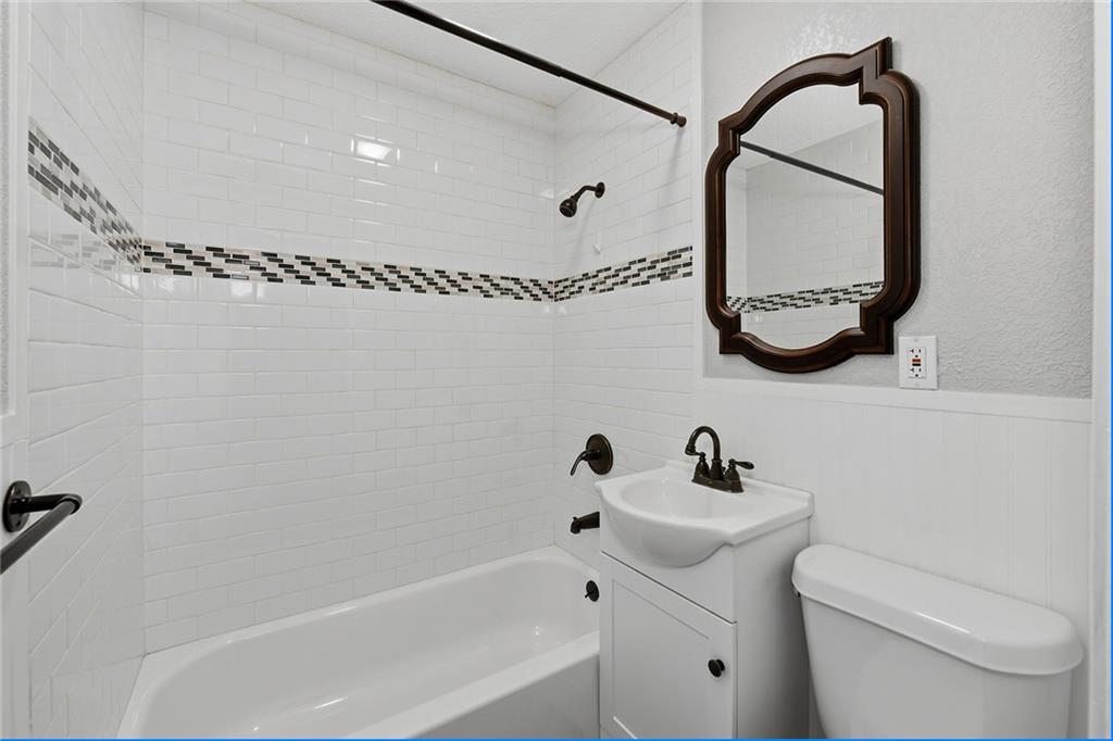124 S Myrtle Street Property Photo 17