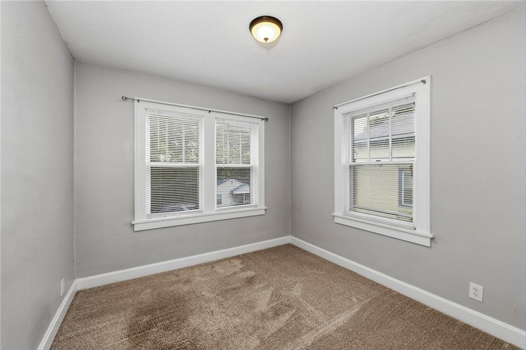 124 S Myrtle Street Property Photo 18