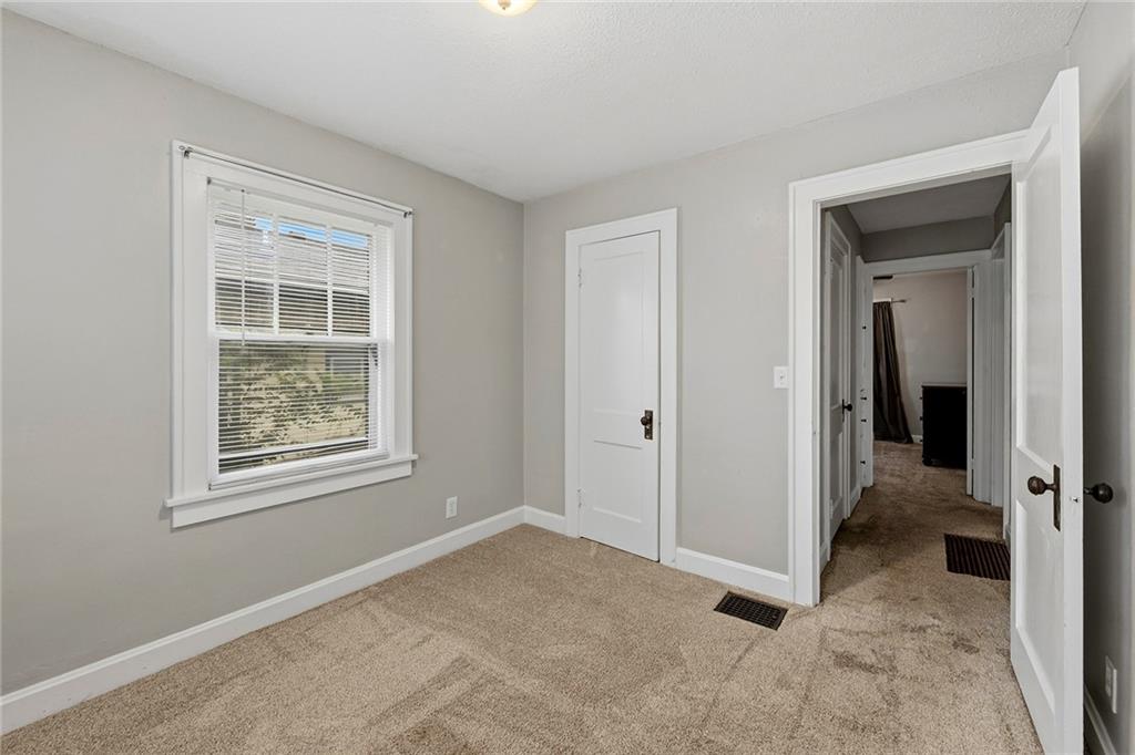 124 S Myrtle Street Property Photo 19