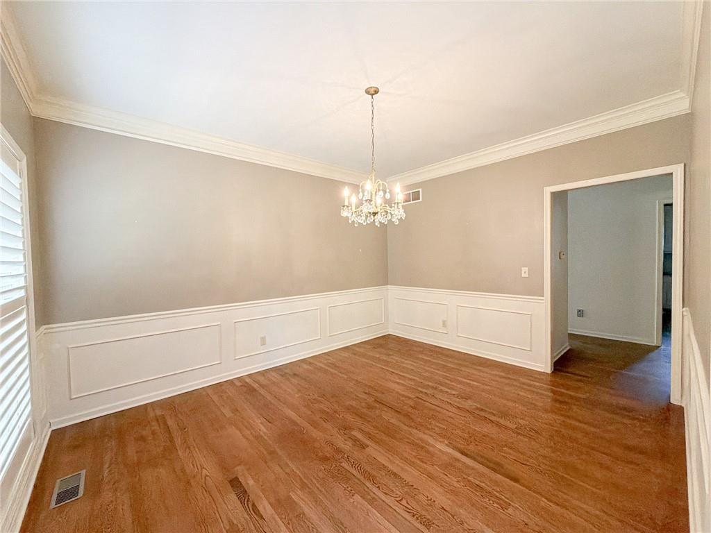6836 Glenwood Street Property Photo 3