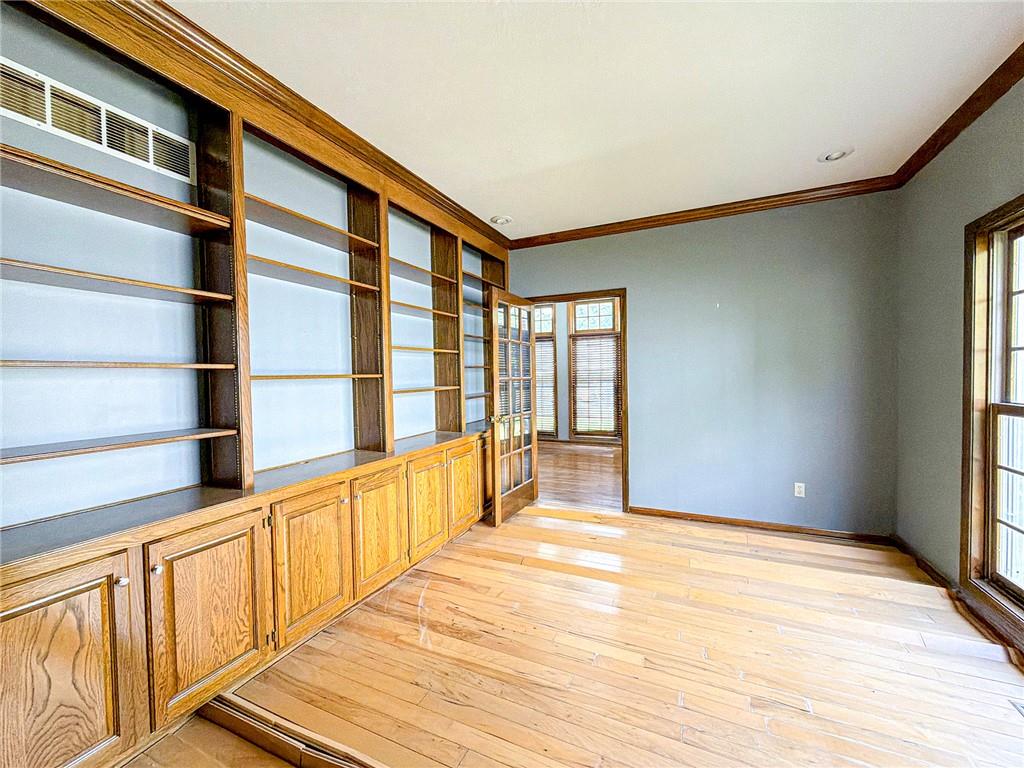 6836 Glenwood Street Property Photo 12