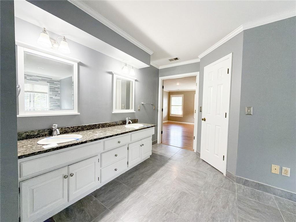 6836 Glenwood Street Property Photo 20
