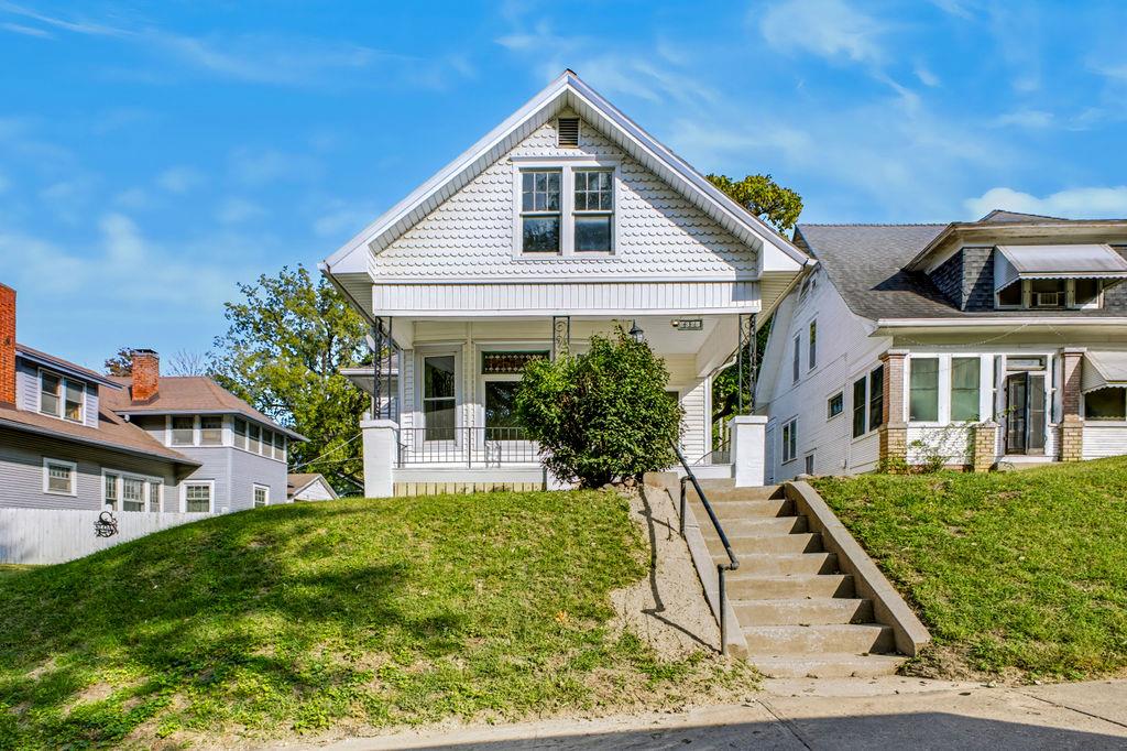 2325 S 15th Street Property Photo 2