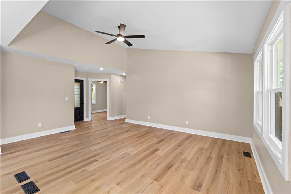 615 S Camden Street Property Photo 11