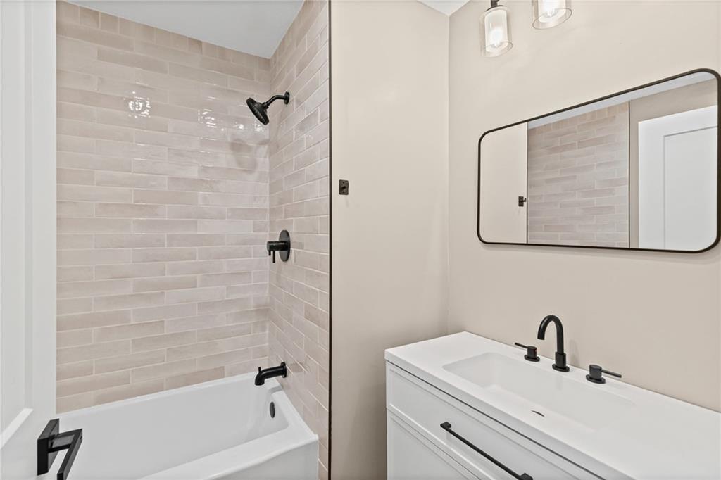 615 S Camden Street Property Photo 15