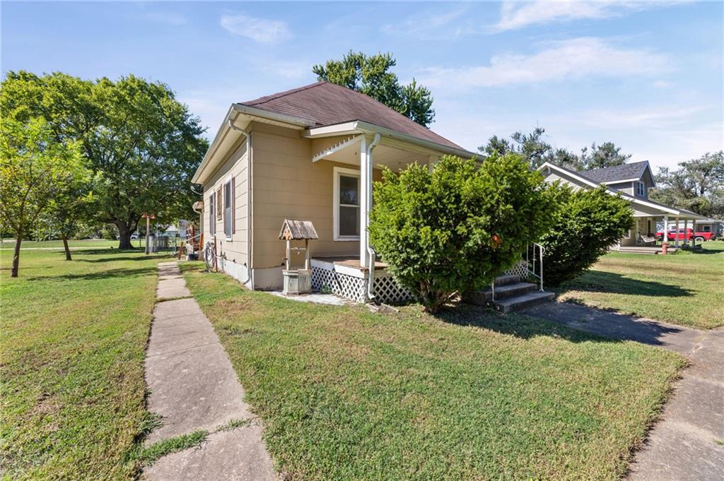 428 S 2nd Street Property Photo 2