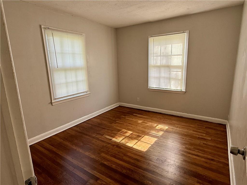 4324 Myrtle Avenue Property Photo 3
