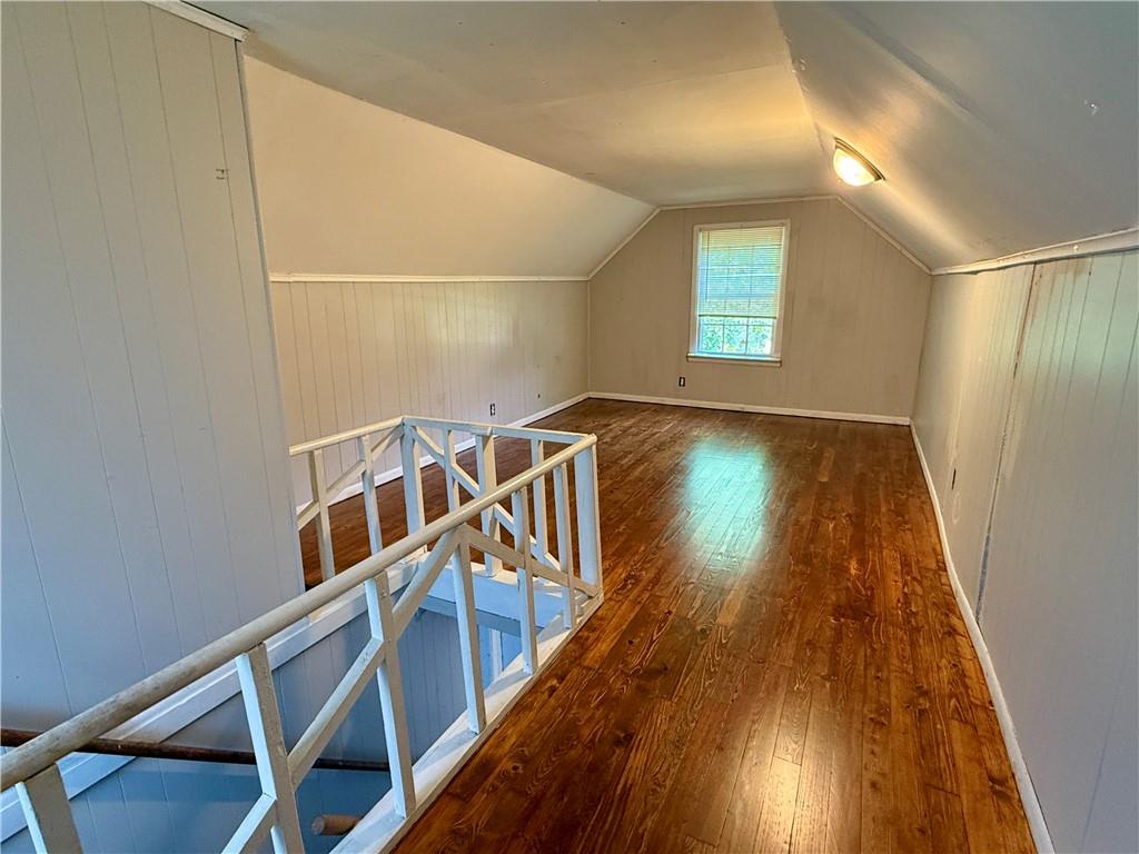 4324 Myrtle Avenue Property Photo 4