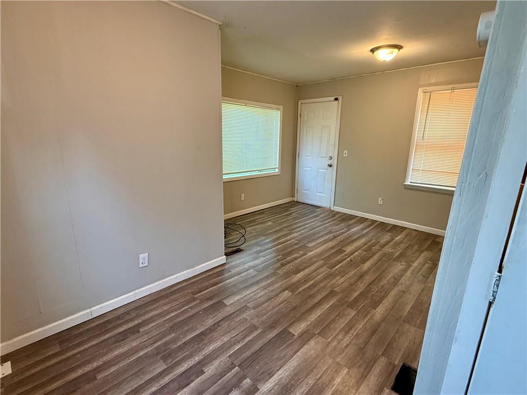 4324 Myrtle Avenue Property Photo 9