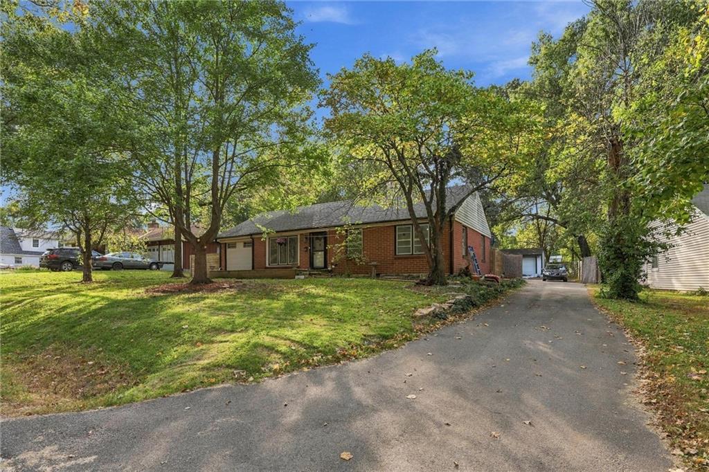 6030 Larsen Lane Property Photo 3