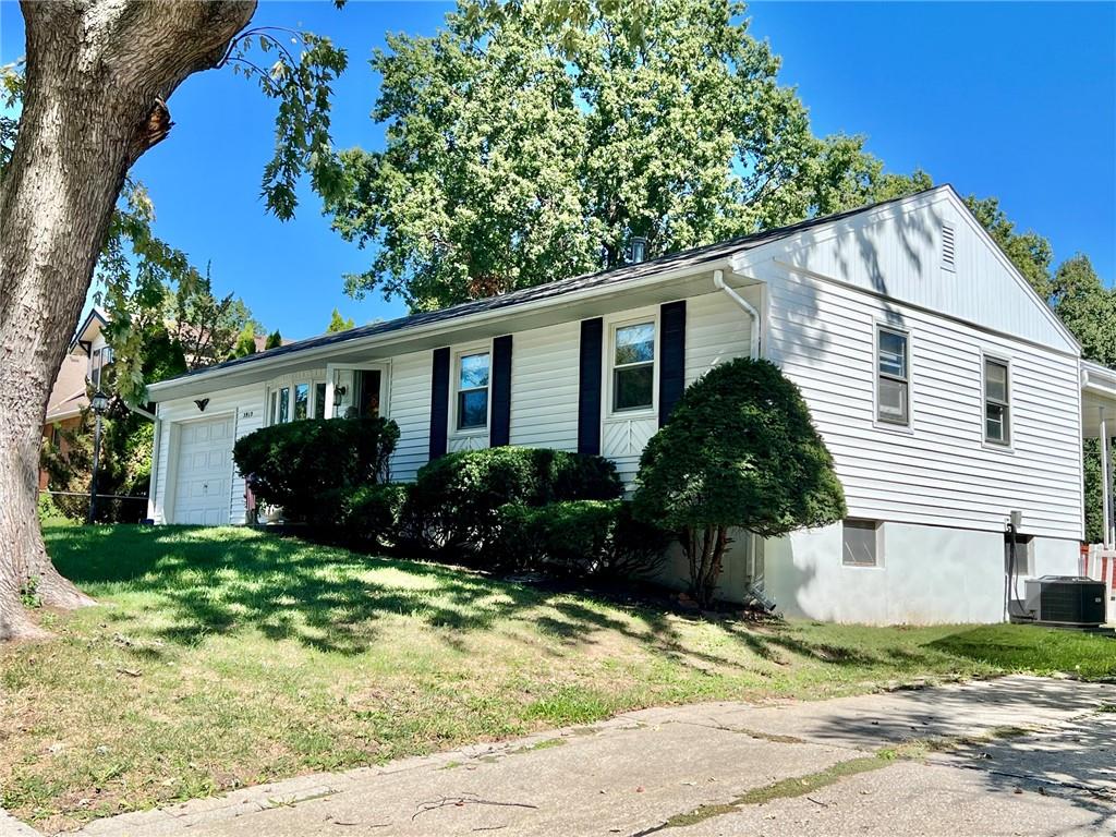 3913 S Spring Street Property Photo 3