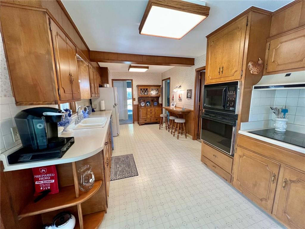 3913 S Spring Street Property Photo 10