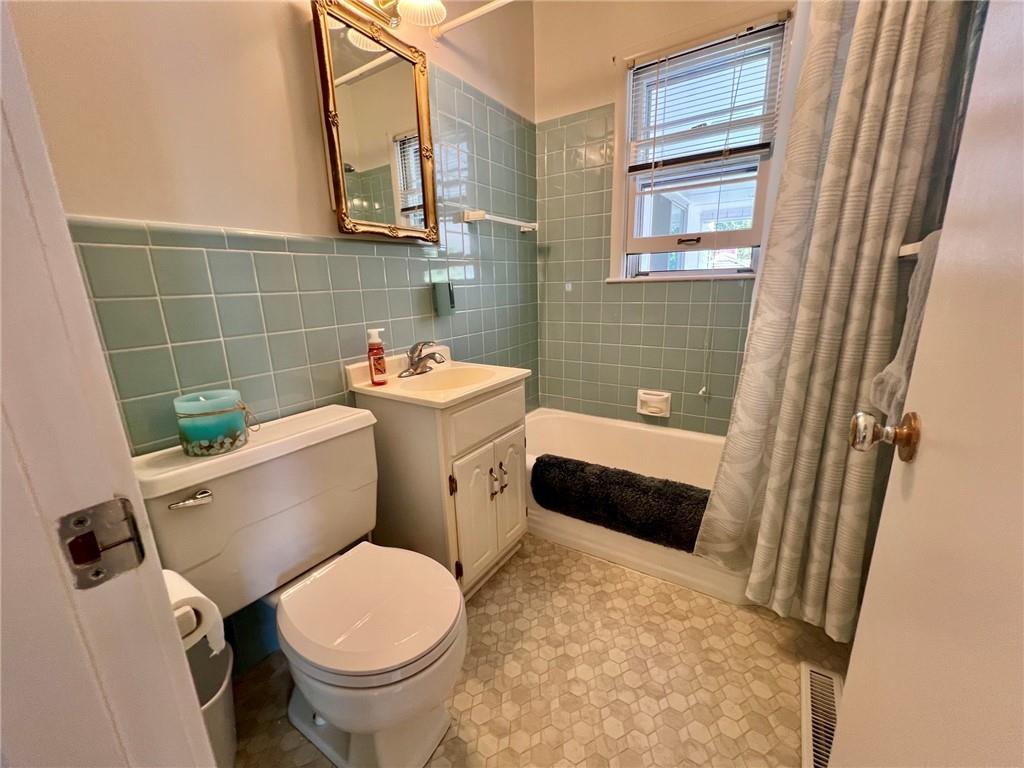 3913 S Spring Street Property Photo 11