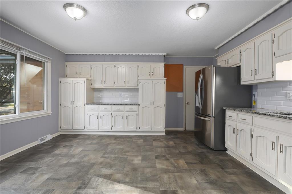 13248 Manchester Avenue Property Photo 3