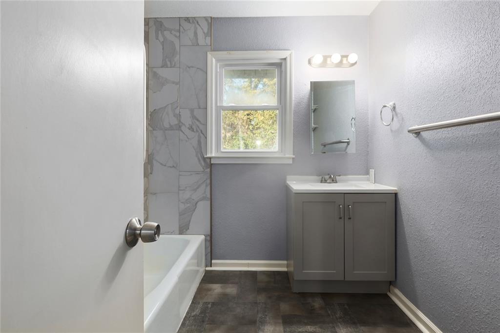 13248 Manchester Avenue Property Photo 11