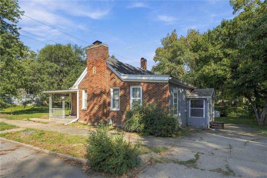 838 Ottawa Street Property Photo 3