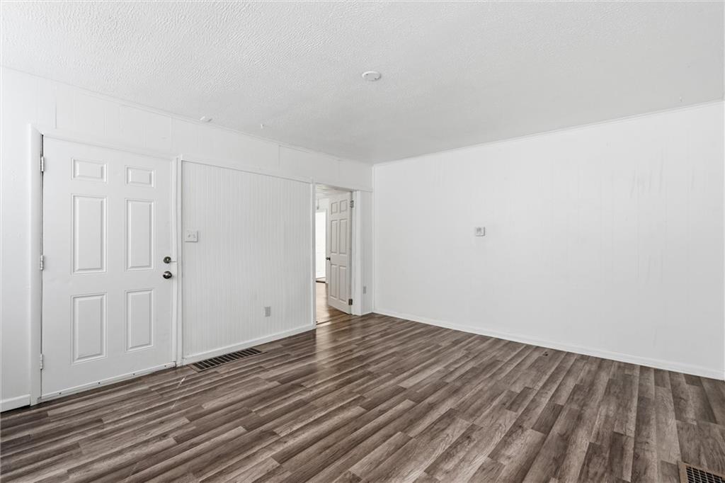 838 Ottawa Street Property Photo 8