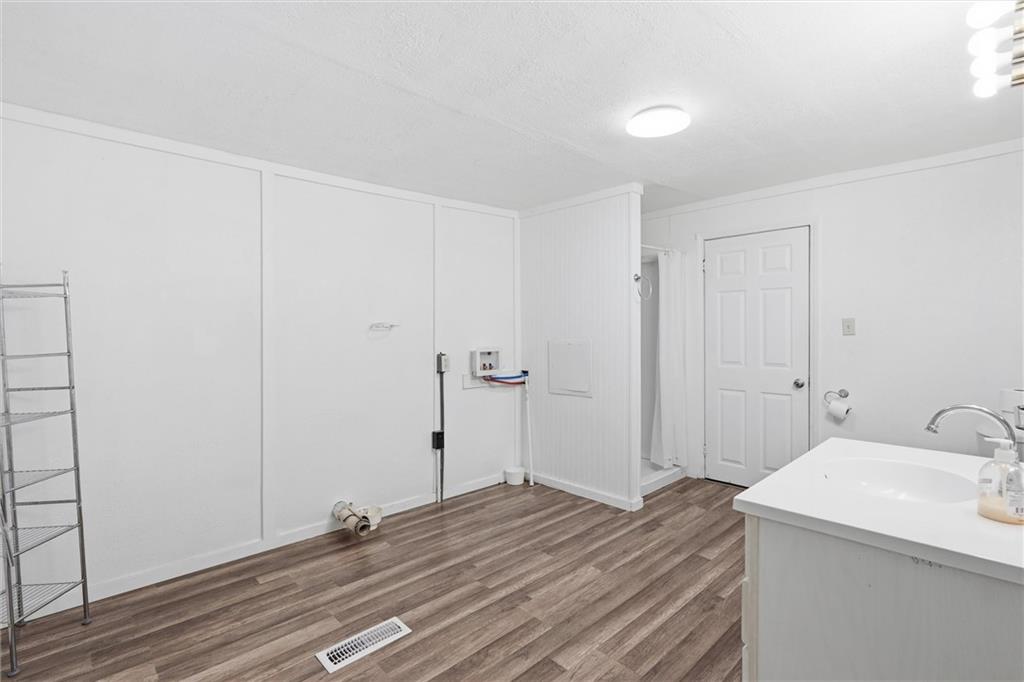 838 Ottawa Street Property Photo 22
