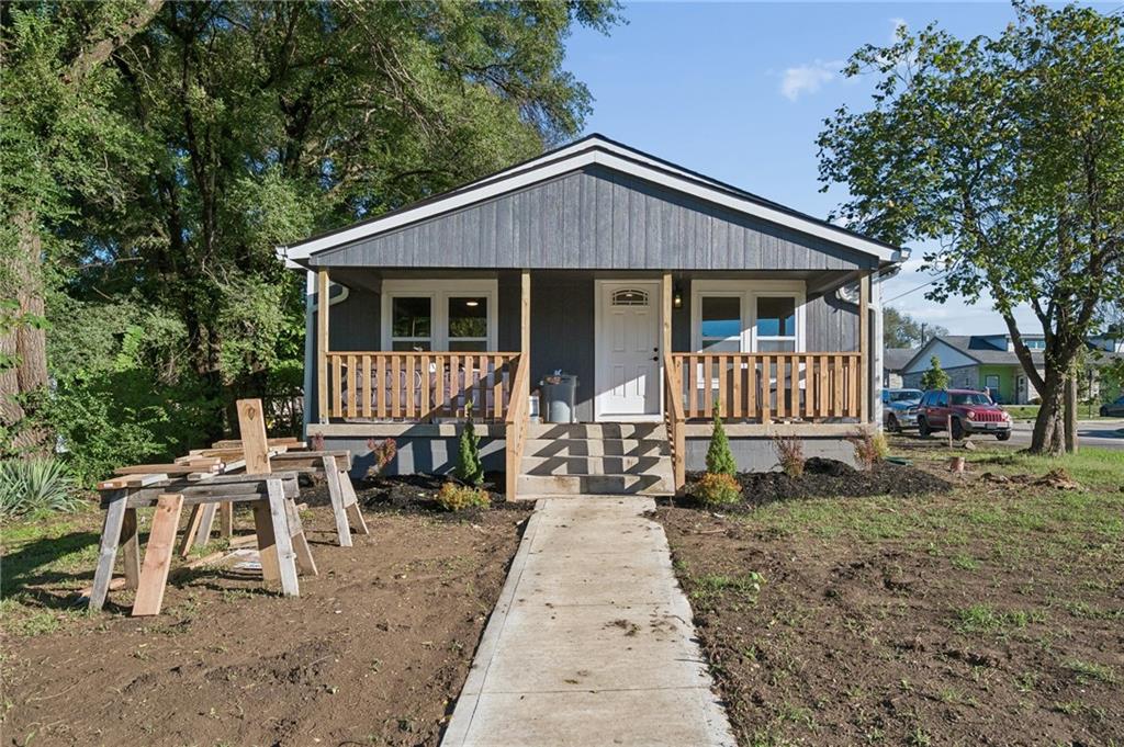 139 E 3rd Street Property Photo