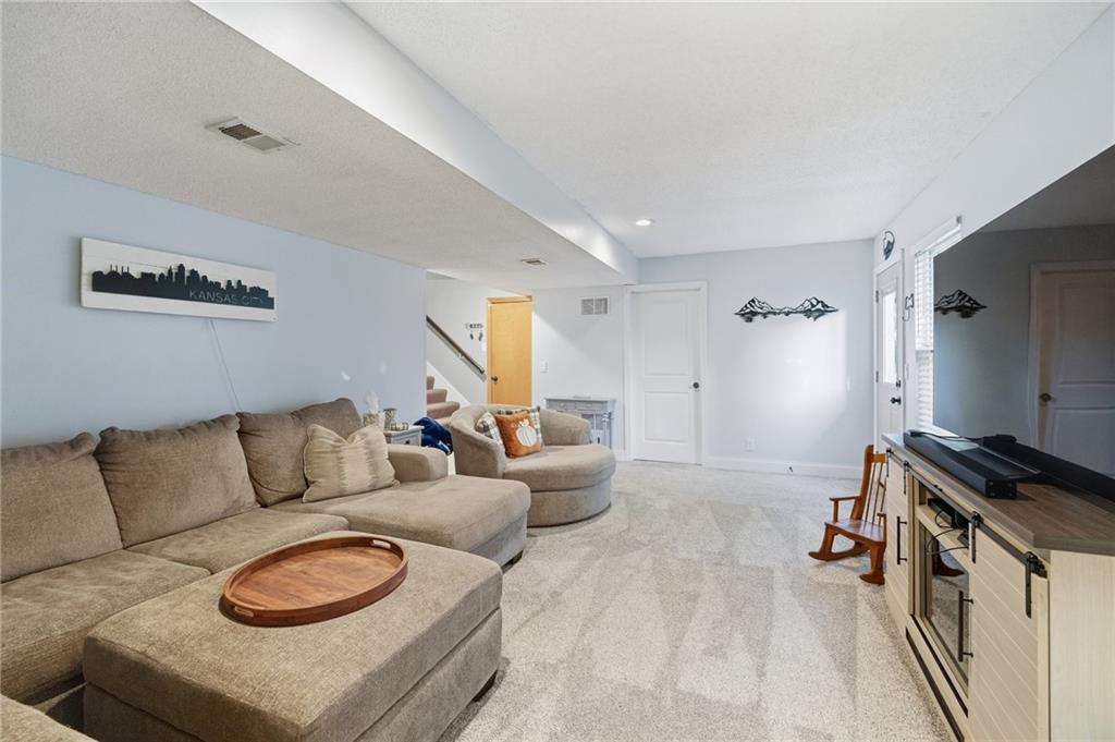 21215 W 52nd Street Property Photo 27