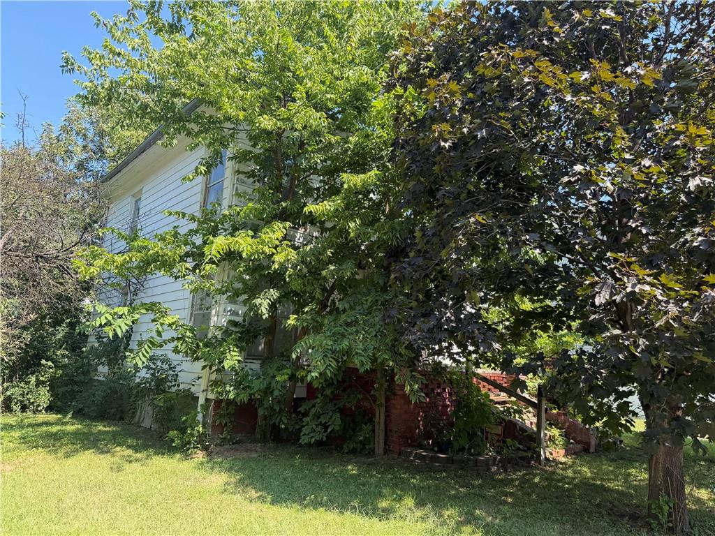 525 W 1st Street Property Photo 2