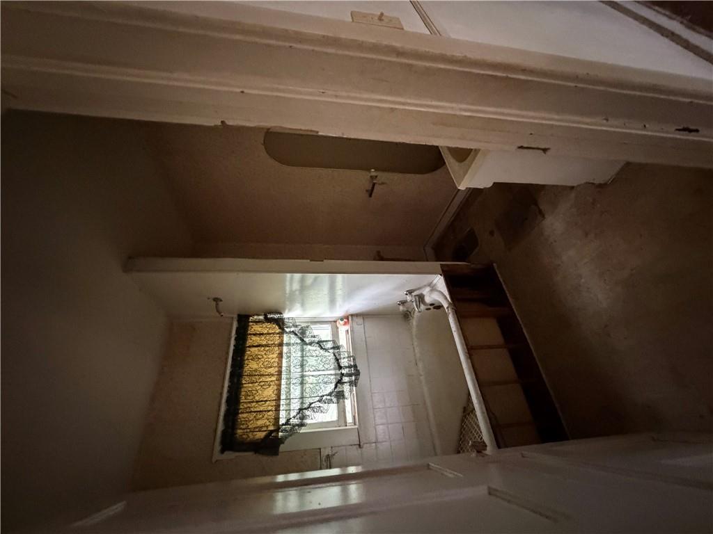 525 W 1st Street Property Photo 13