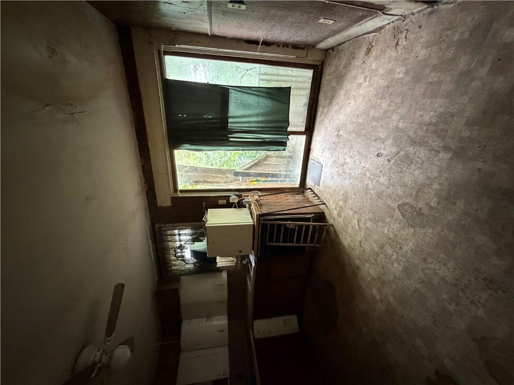 525 W 1st Street Property Photo 16