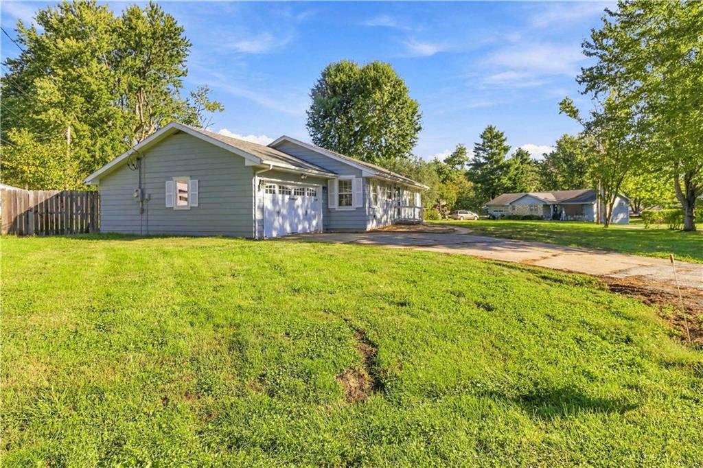 300 W Missouri Avenue Property Photo 2