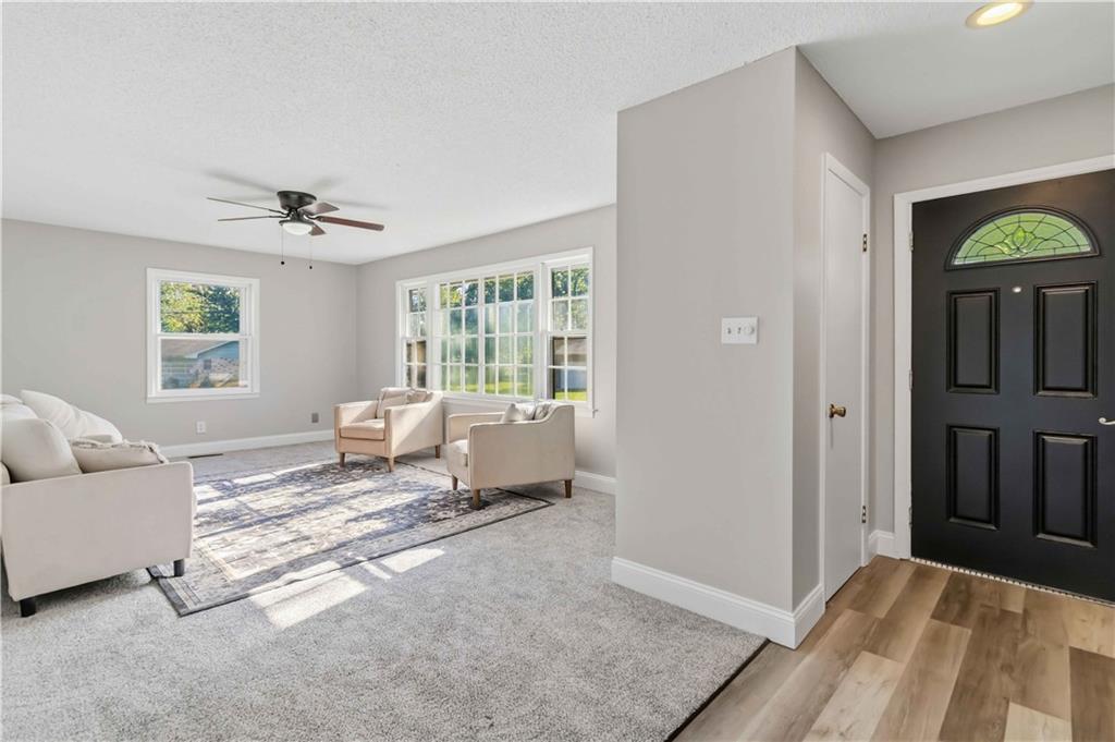 300 W Missouri Avenue Property Photo 3
