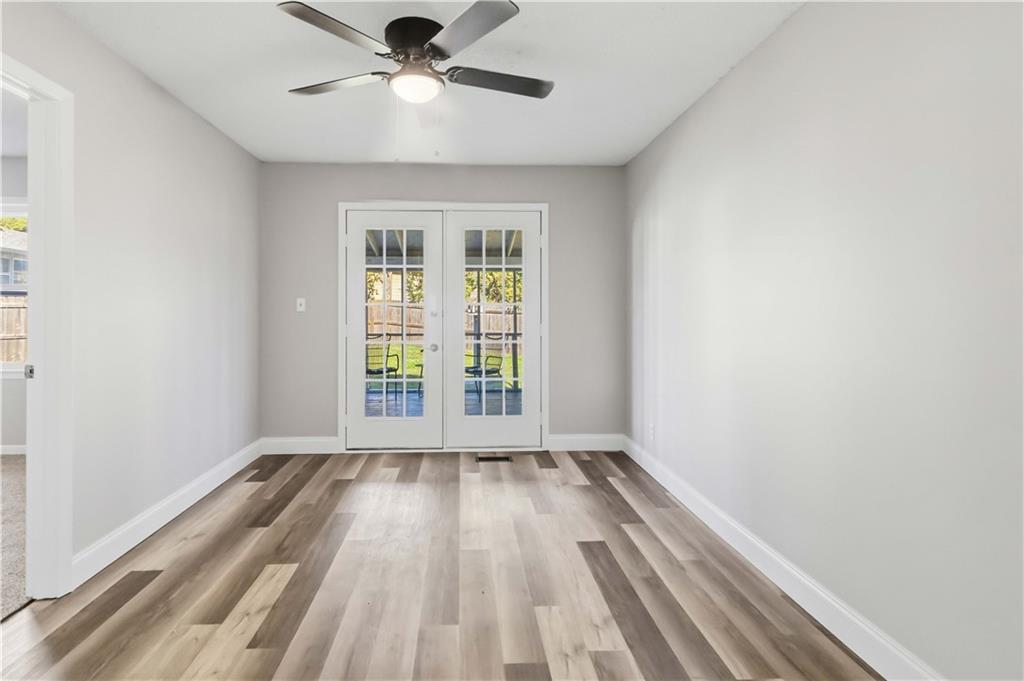 300 W Missouri Avenue Property Photo 6