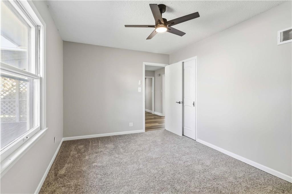 300 W Missouri Avenue Property Photo 7