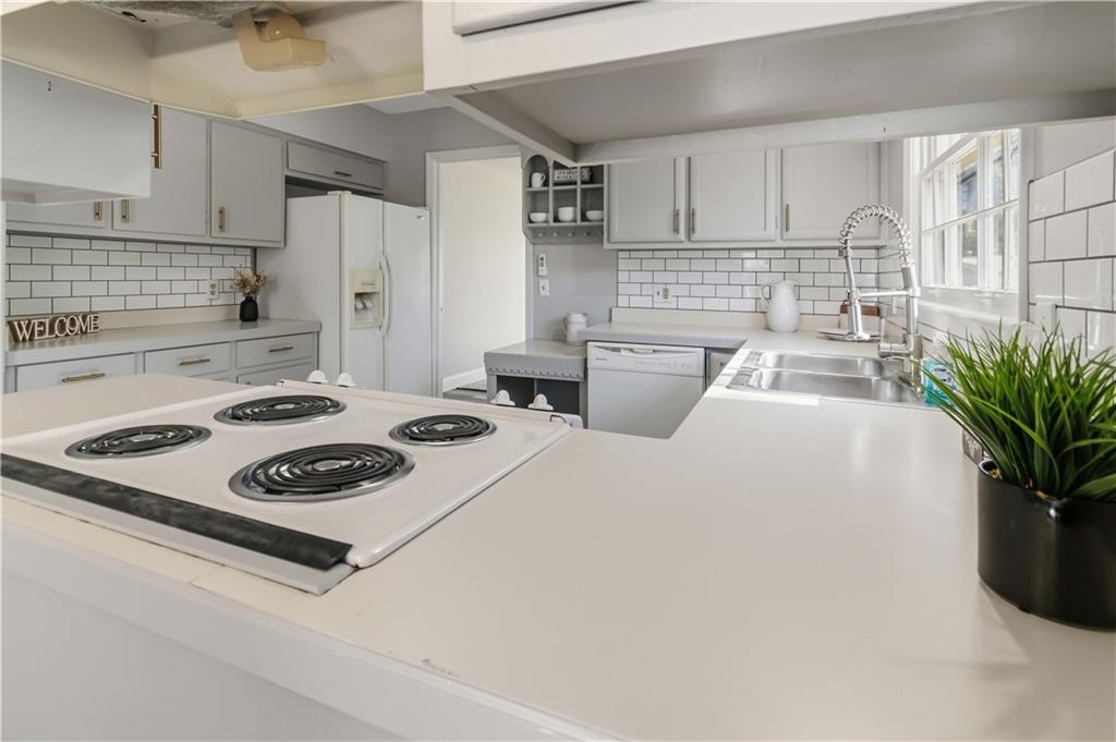 300 W Missouri Avenue Property Photo 16