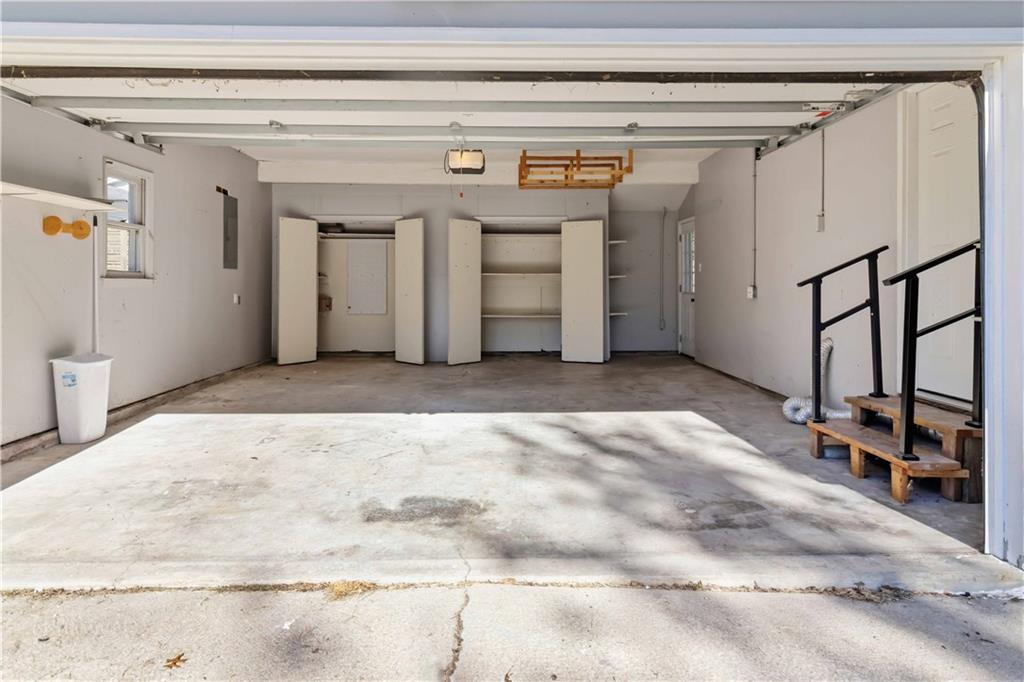 300 W Missouri Avenue Property Photo 18