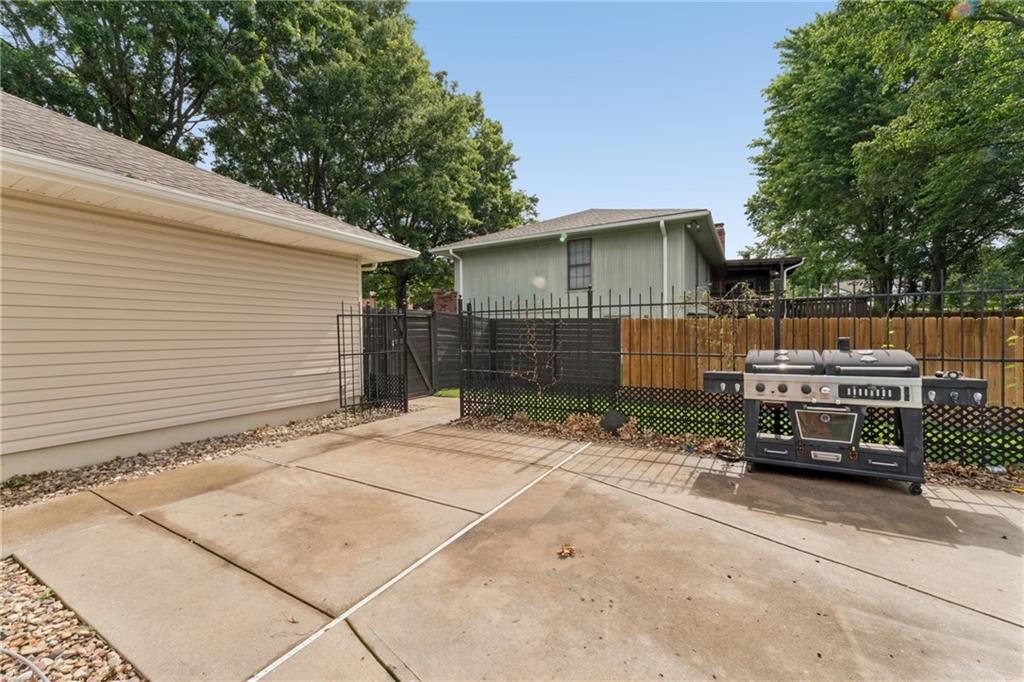 617 W Maple Street Property Photo 24