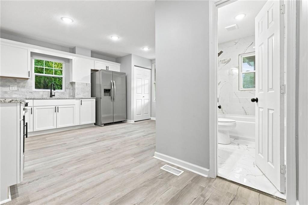 2421 N 72nd Street Property Photo 11