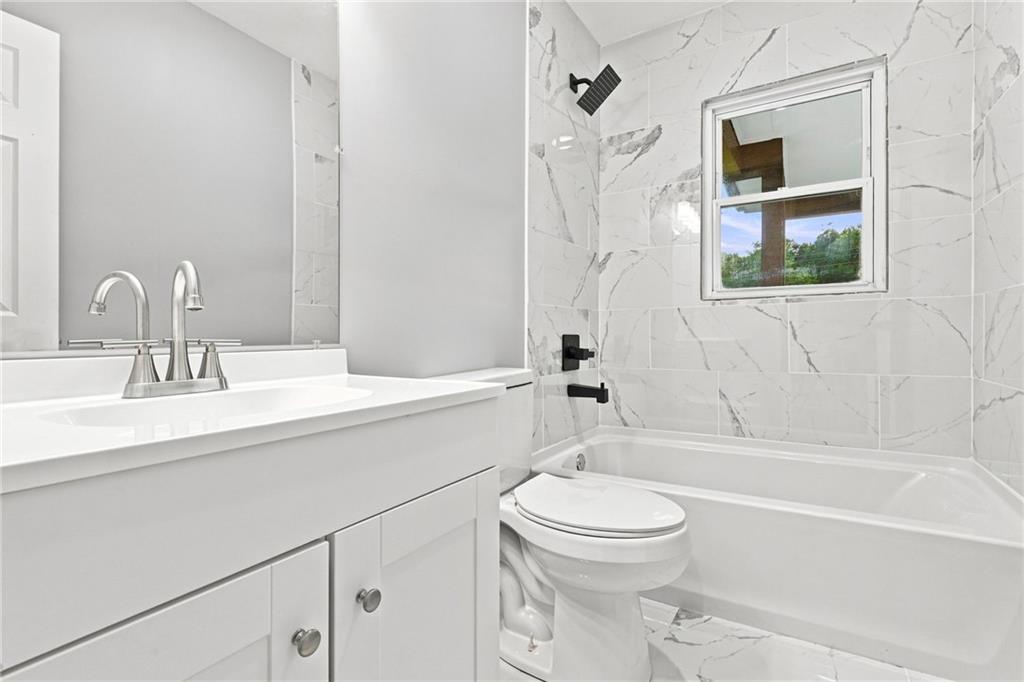 2421 N 72nd Street Property Photo 12