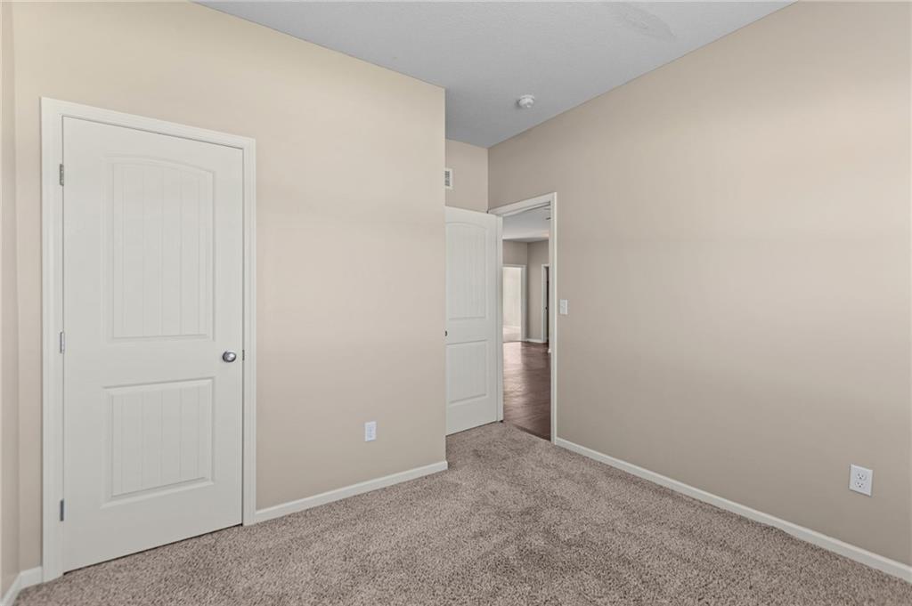 26169 W 141st Terrace Property Photo 11